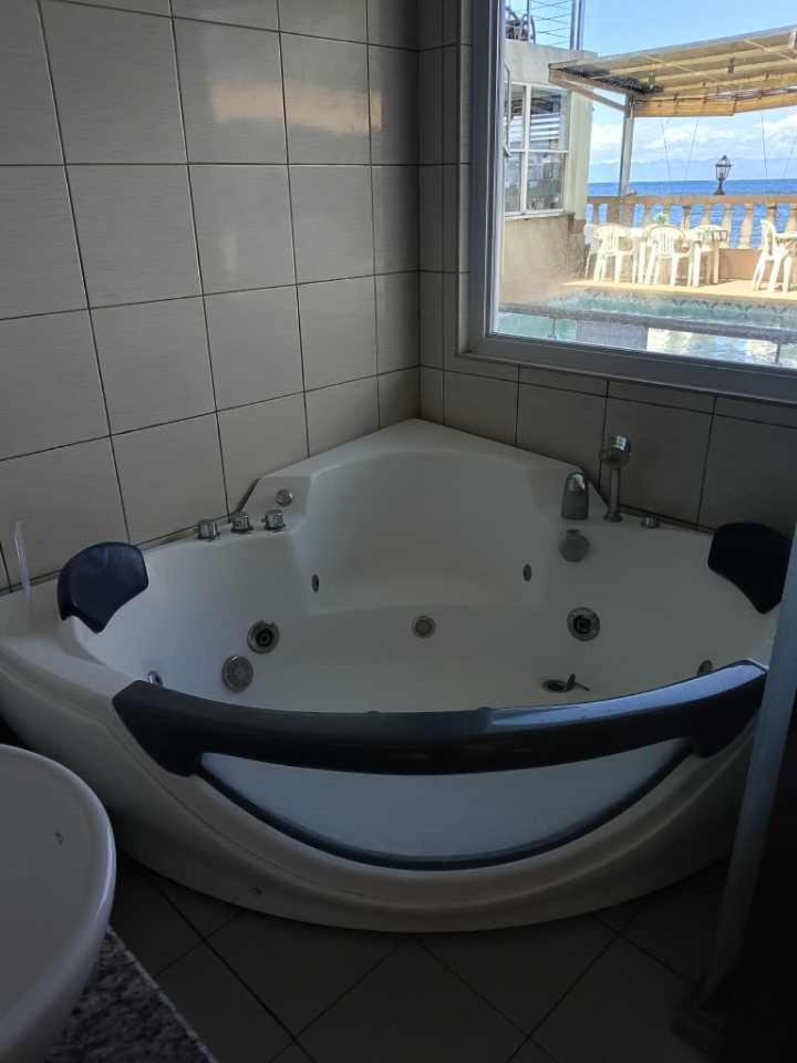 Toledo Ocean Breeze Resort מראה חיצוני תמונה